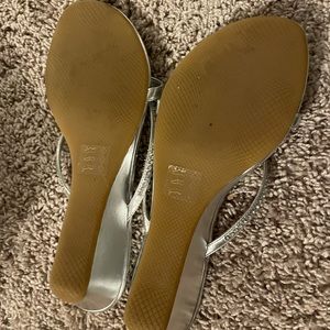 Aldo Lope flip flops